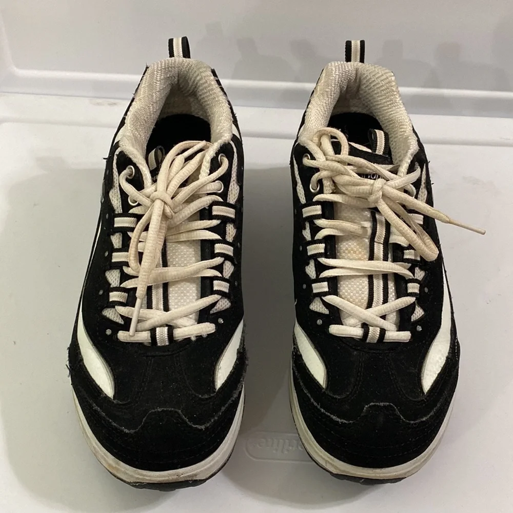 Skechers shape up walking shoes black and white leather size 8